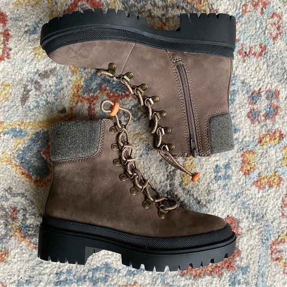 NWT Lucky Brand Eaven Combat Bootie in Falcon, Size 7.5 - Picture 1 of 8